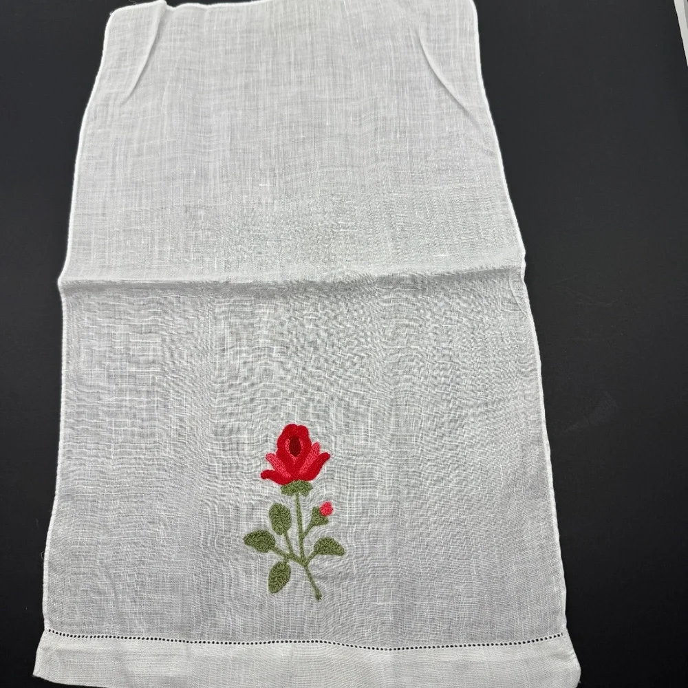 Vintage,Unused White Madeira Linen , Embroidered Rose Finger Tip Guest Towel